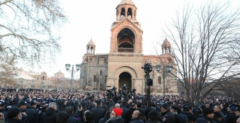 Ի աջակցություն Սուրբ Էջմիածնի ստորագրահավաքը ռեկորդային կարճ ժամանակում 50000 ստորագրություն հավաքեց