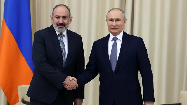 Путин и Пашинян договорились активизировать контакты Москвы, Баку и Еревана