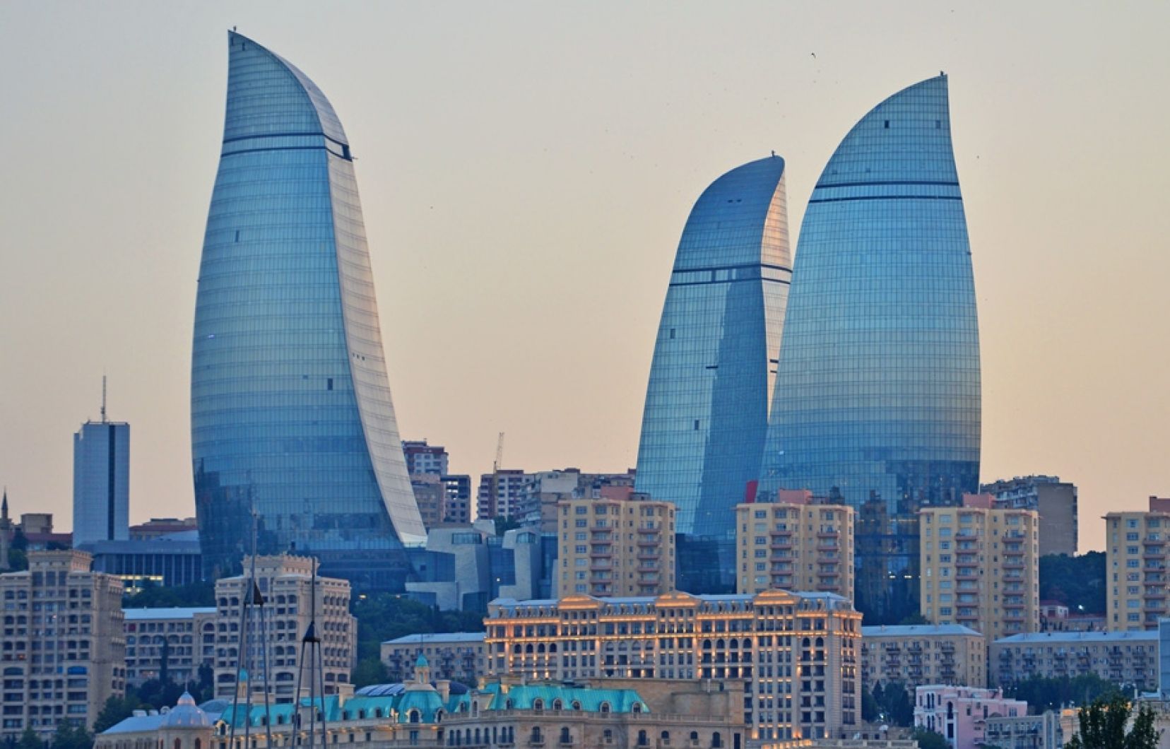 Из-за армянской печати в паспорте российского журналиста «заблокировали» на азербайджанском КПП