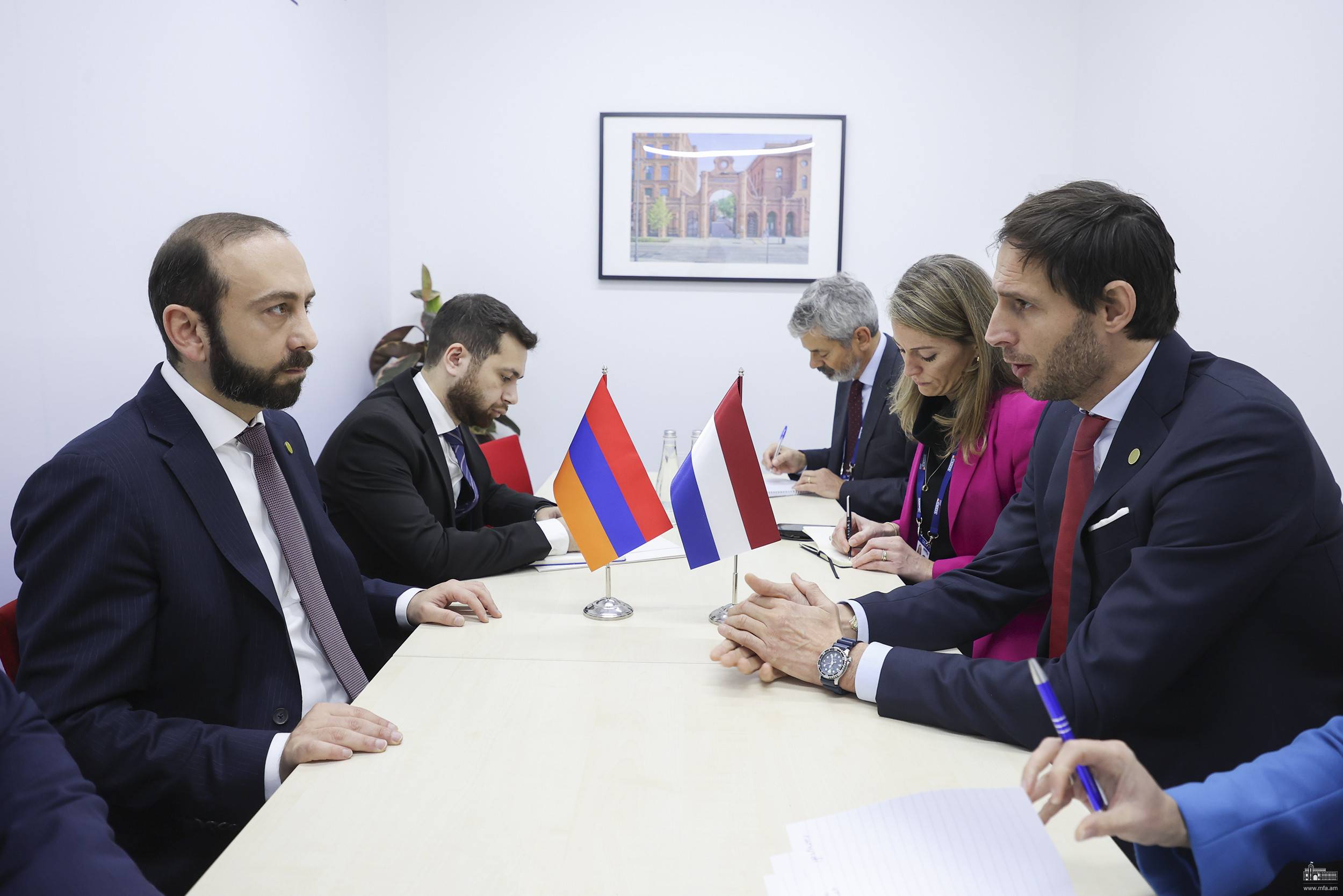 Արարատ Միրզոյանը Նիդերլանդների իր գործընկերոջն է ներկայացրել Հայաստան-Ադրբեջան հարաբերությունների կարգավորման գործընթացի վերջին զարգացումները