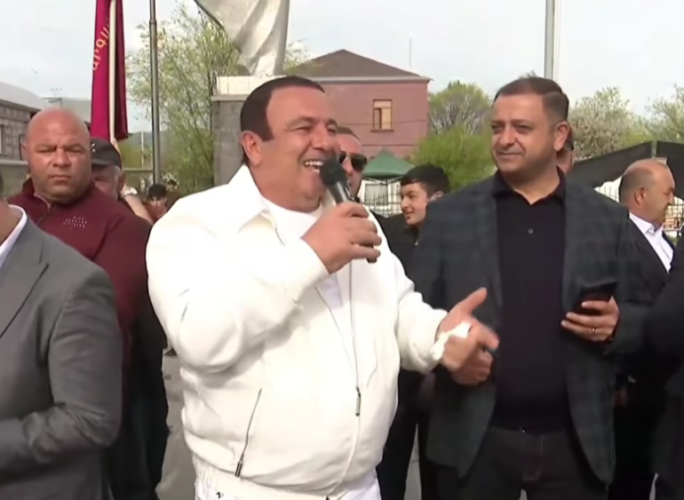 Ասում են՝ Ծառուկյանն էլ է շպիոն, եթե չապացուցեն, թող գան առյուծիս մոտ․ Ծառուկյան