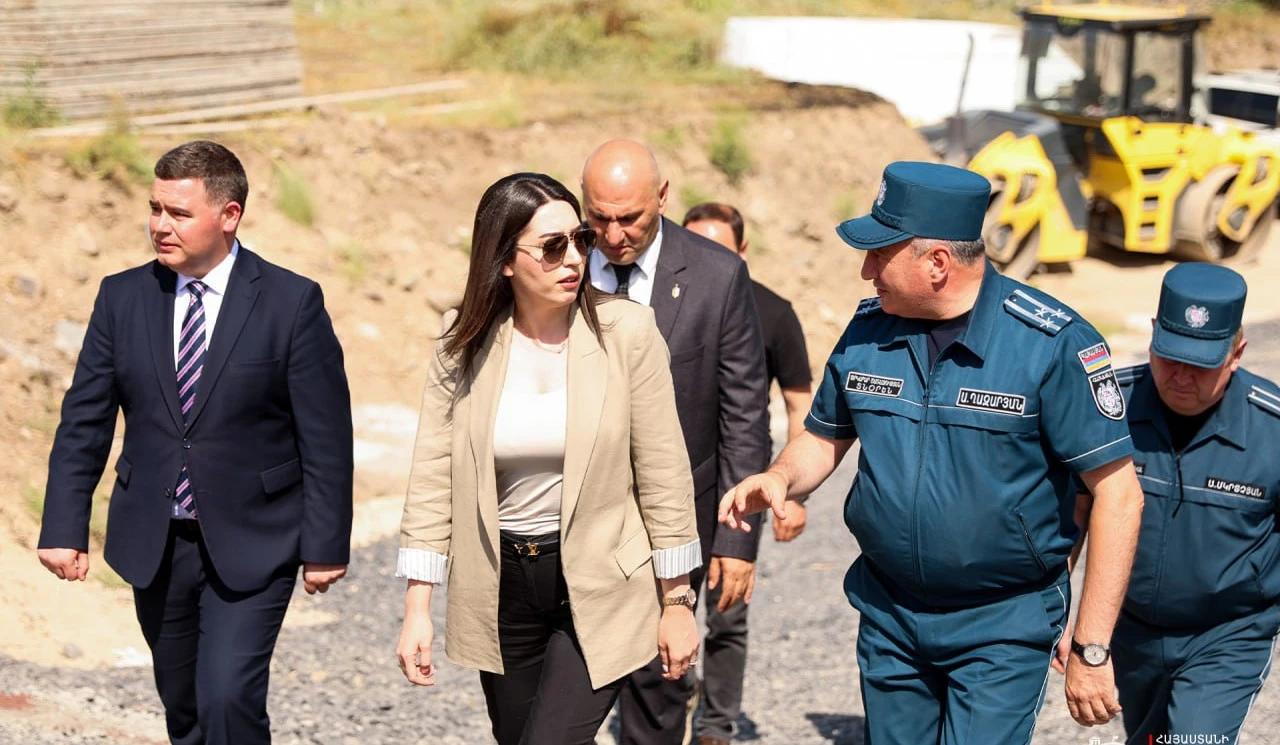 ՆԳ նախարարը ծանոթացել է Եղեգնաձորի հրշեջ-փրկարարական ջոկատի նոր շենքի շինաշխատանքներին