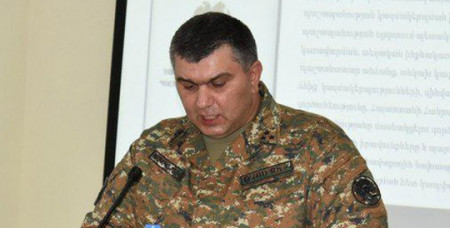 Командующий третьим армейским корпусом Хачатуров вновь требует незамедлительной отставки Пашиняна