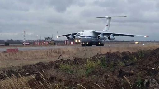 Ռուս խաղաղապահների հրամանատարությանը տեղափոխող առաջին Ил-76-ը ժամանեց Հայաստան