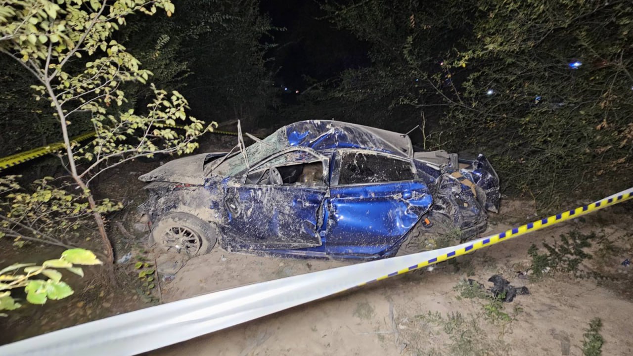 Աշտարակ-Երևան ավտոճանապարհին «Hyundai»-ին  բախվել է ծառերին և հայտնվել դաշտամիջյան հատվածում. վարորդը մահացել է
