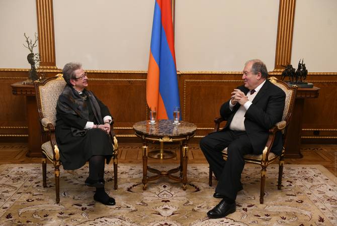 Արմեն Սարգսյանը հանդիպել է Հայաստանում ԵՄ պատվիրակության ղեկավար Անդրեա Վիկտորինի հետ
