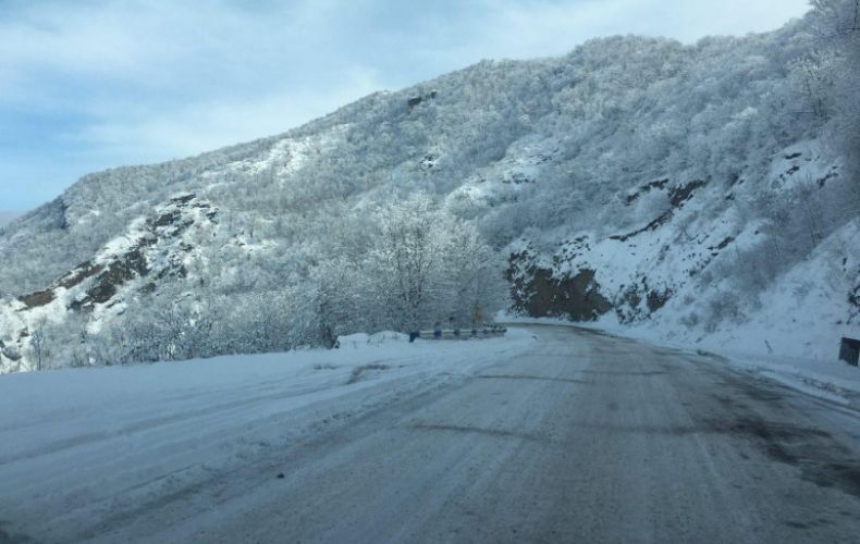 Из-за азербайджанских «экоактивистов» работы по уборке снега на участке автодороги Степанакерт-Горис не проводились - кризис углубляется
