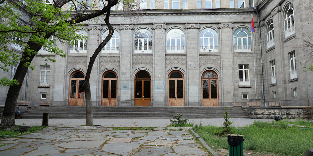 Դոցենտը դատի է տվել Ագրարայինին․ «Հրապարակ»