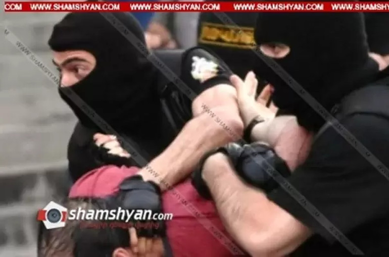 Երևանում ոստիկանները կանխել են մի խումբ երիտասարդների բախումը, դեպքի վայրում ատրճանակ է հայտնաբերվել