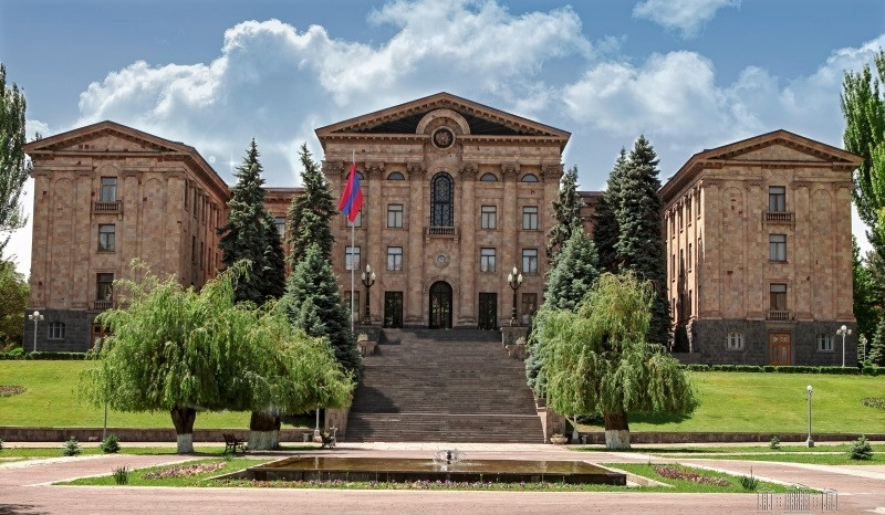 Парламент Армении принял заявление «О разжигании Азербайджаном гуманитарного кризиса в Нагорном Карабахе»