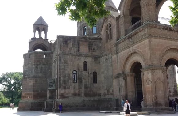 Հիսուս Քրիստոսի Պայծառակերպության տոնն է. Մայր տաճարում Սուրբ պատարագ է մատուցվում՝ ուղիղ