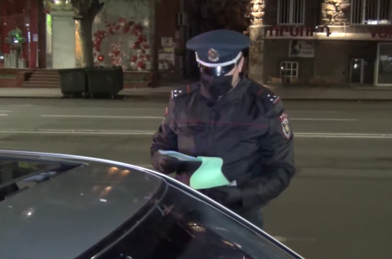  «Ժողովուրդ»․ Ինչ դիմակներ են կրում ոստիկաններն ու ինչ ծագման