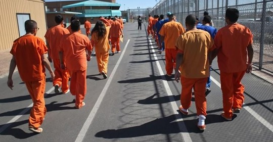 Վախենալով կորոնավիրուսի բռնկումից՝ ԱՄՆ բանտերն ազատ են արձակում բանտարկյալներին