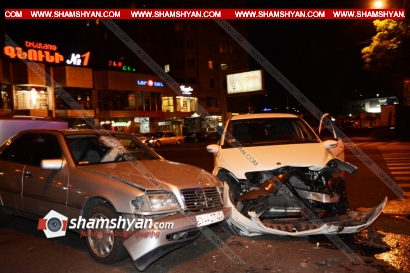  Երևանում բախվել են Mercedes B Class-ը և Mercedes C Class-ը. կան վիրավորներ