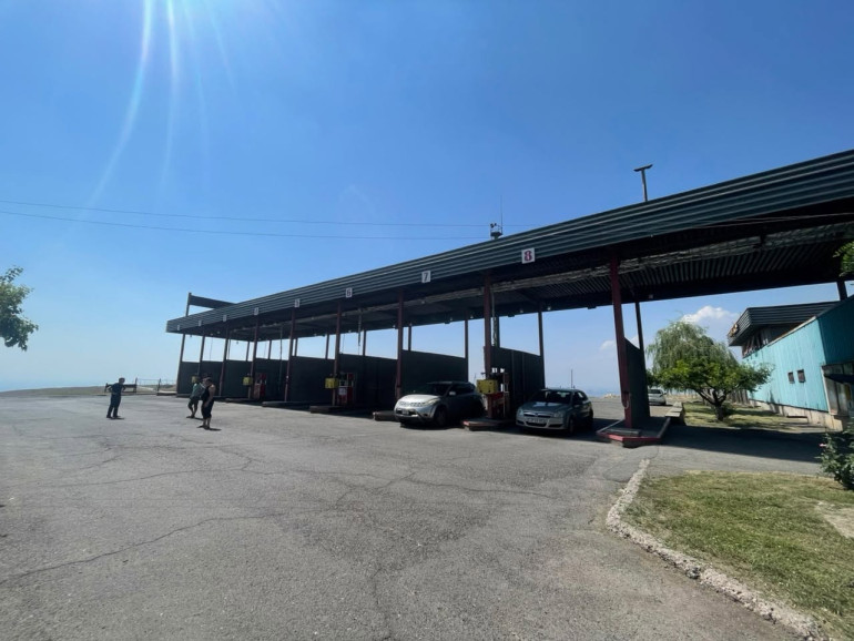 «ԱՄԷՏ» ՍՊԸ-ին պատկանող լցակայանում փակցվել է «Մենք տուգանվել ենք թերլիցքավորման համար» պաստառ