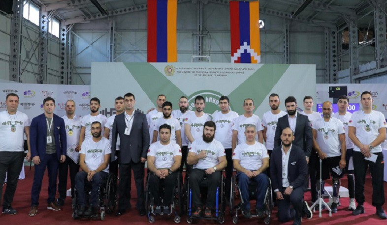 Հաշմանդամություն ունեցող մարզիկները որոշել են սեղմում հենարանից վարժության Հայաստանի չեմպիոններին