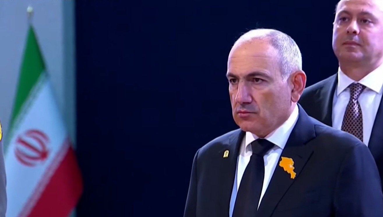 Փաշինյանը մասնակցել է Ալի Խամենեիի հրաժեշտի պաշտոնական արարողությանը