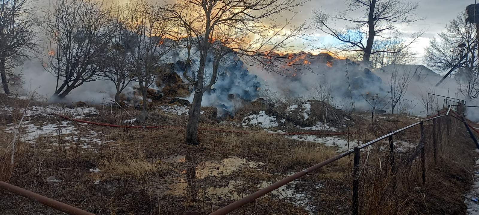 Միխայելովկա գյուղում այրվում է անասնակեր