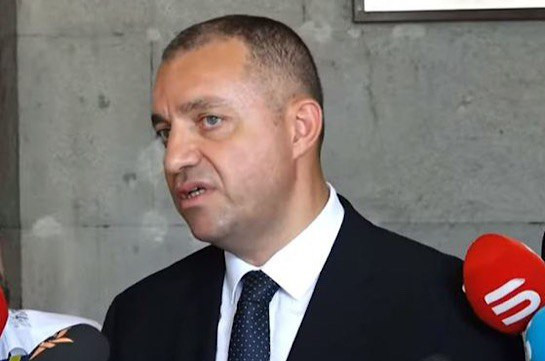 Վահան Քերոբյանն այդպես էլ չպատասխանեց Արցախում սննդի պաշարի հետ կապված հարցին