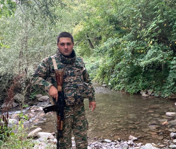 Ադրբեջանական ստորաբաժանումը գրեթե ամբողջությամբ ոչնչացնելու գործողության ընթացքում իրեն փայլուն է դրսևորել կրտսեր սերժանտ Եսայի Յանեսի Արզիևը