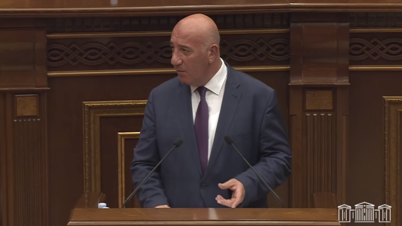 Իրականում ունենք այդ իմաստով բացասական խնդիրներ. Պաշտպանության փոխնախարարը՝ նույն անձին մի քանի անգամ վարժական հավաքների կանչելու մոսին