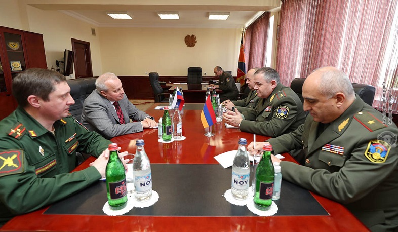 ՀՀ ԶՈւ գլխավոր շտաբի պետը և ՌԴ դեսպանը քննարկել են ռազմական համագործակցության ծրագրերը