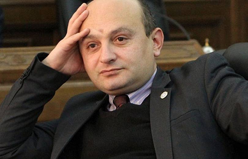 Демократический имидж Армении настолько повысился, что в международных структурах армянским депутатам доверяются важные посты: Степан Сафарян