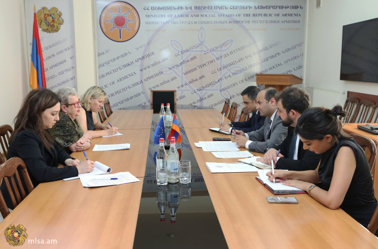 ԼՂ բնակիչները զուրկ են անհրաժեշտ կենսապայմաններից. Նարեկ Մկրտչյանն ընդունել է Անդրեա Վիկտորինին
