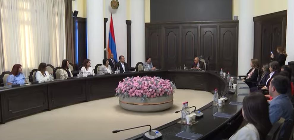 Փաշինյանը հանդիպել է ուսուցիչների հետ (տեսանյութ)