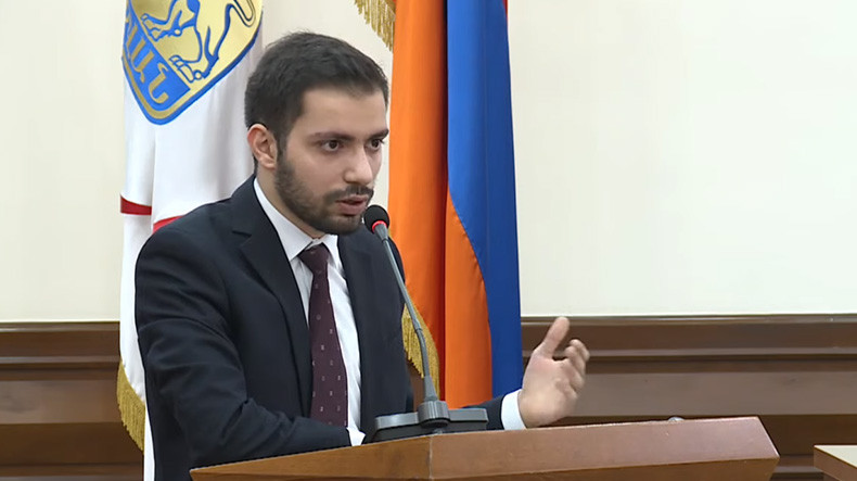 Այո, քաղաքապետարանում ձեռք են բերվել ծառայողական նոր էլեկտրական ավտոմեքենաներ, բայց նոր մոդել է դրվելու. Գալջյան