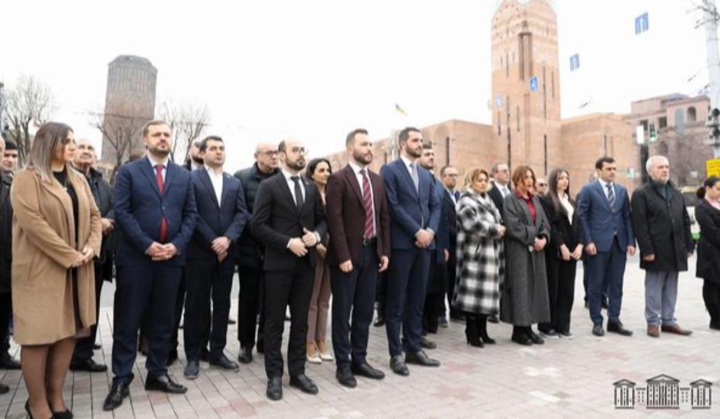 ՔՊ պատգամավորները հարգանքի տուրք են մատուցել մարտի 1-ի զոհերի հիշատակին