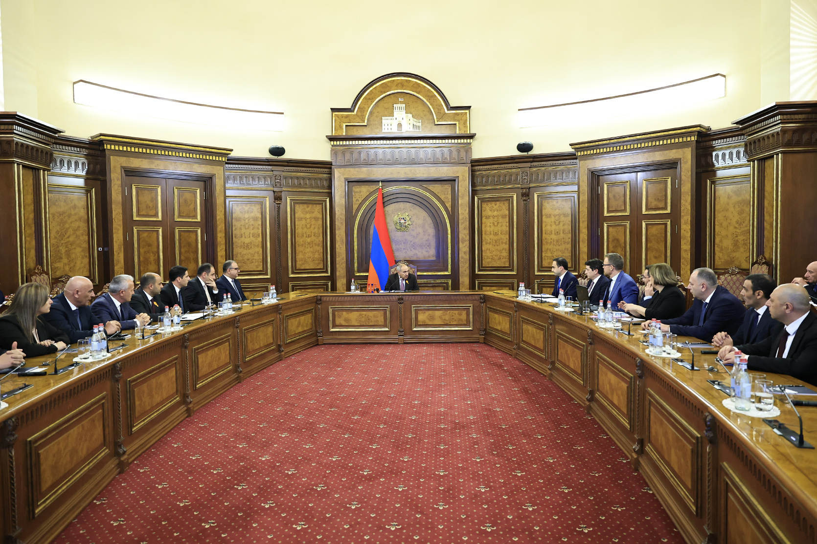Փաշինյանի գլխավորությամբ քննարկվել են համայնքային ծառայությունների մատուցման արդյունավետության բարձրացմանն ուղղված քայլերը