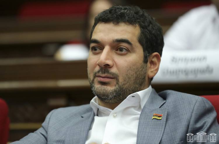 Թալանել են Հրաչյա Հակոբյանի առանձնատունը․ «Հրապարակ»