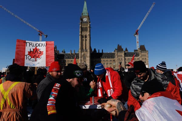 Զանգվածային բողոքի ցույցեր Կանադայում. վարչապետ Թրյուդոն լքել է իր նստավայրը
