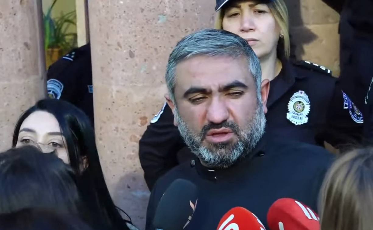 Տեր Փառենը դուրս եկավ Կենտրոնի քննչական բաժնից