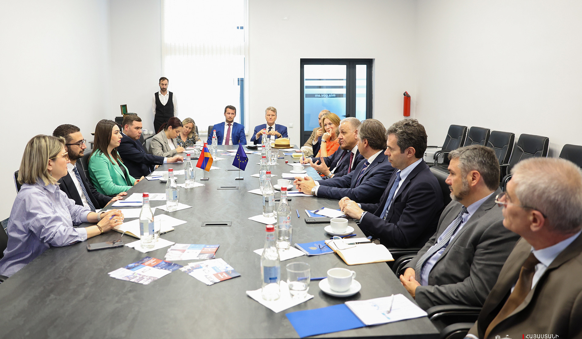 ԵՄ երկրների դեսպանները դրական են արձանագրել ՆԳՆ բարեփոխումները․ Արփինե Սարգսյանը հանդիպում է ունեցել դեսպանների հետ