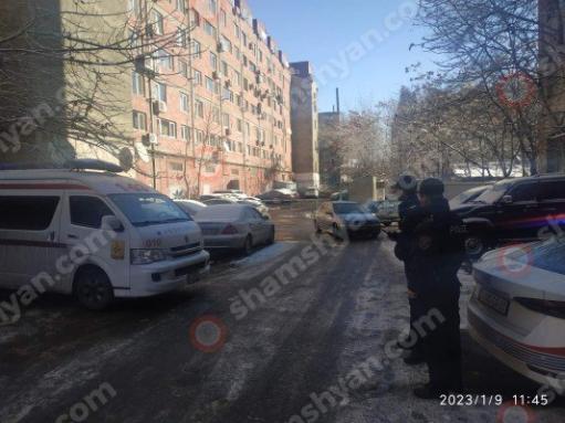 Ինքնասպանություն՝ Երևանում. Արշակունյաց պողոտայի էլիտար շենքերից մեկի բակում հայտնաբերվել է դի
