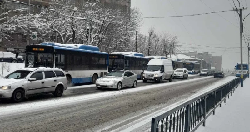 Այս պահին մայրաքաղաքի հանրային տրանսպորտն աշխատում է բնականոն հունով. Երևանի ավտոբուս