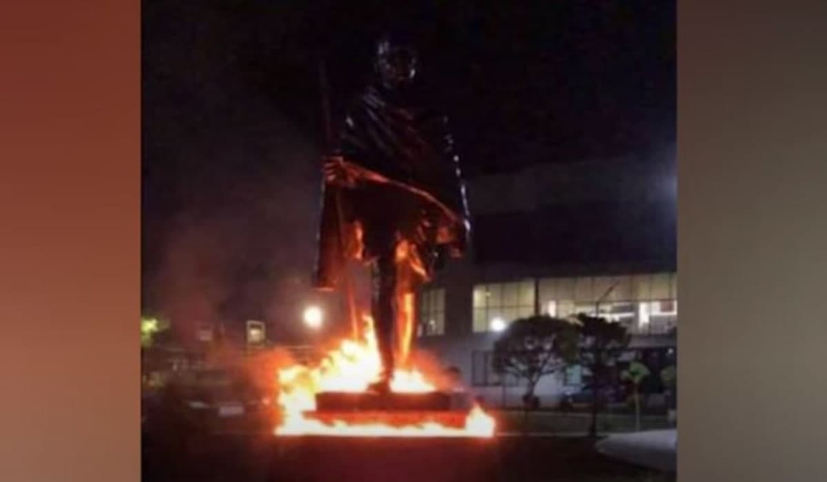 Հայտնի է՝  ով է այրել Մահաթմա Գանդիի հուշարձանը․ մեկ անձի մեղադրանք է առաջադրվել