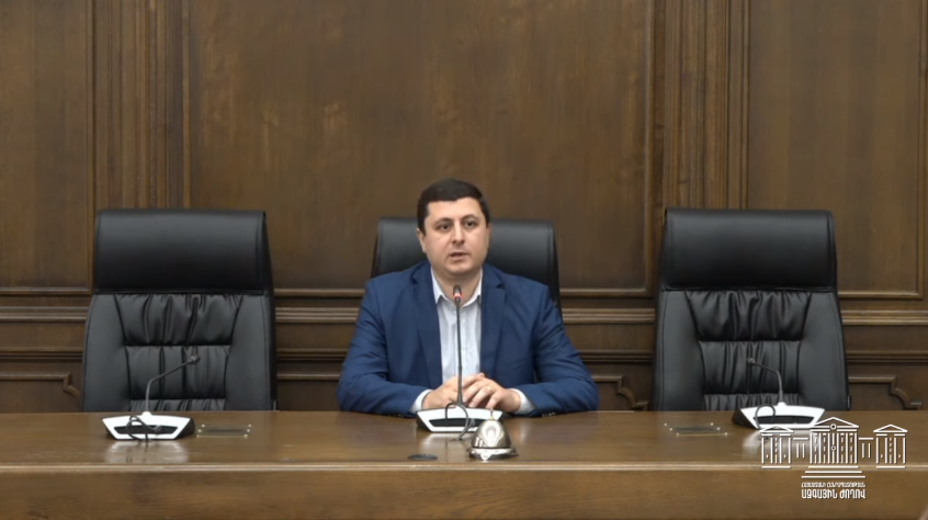 Խորհրդարանական ճեպազրույցներ.  ուղիղ