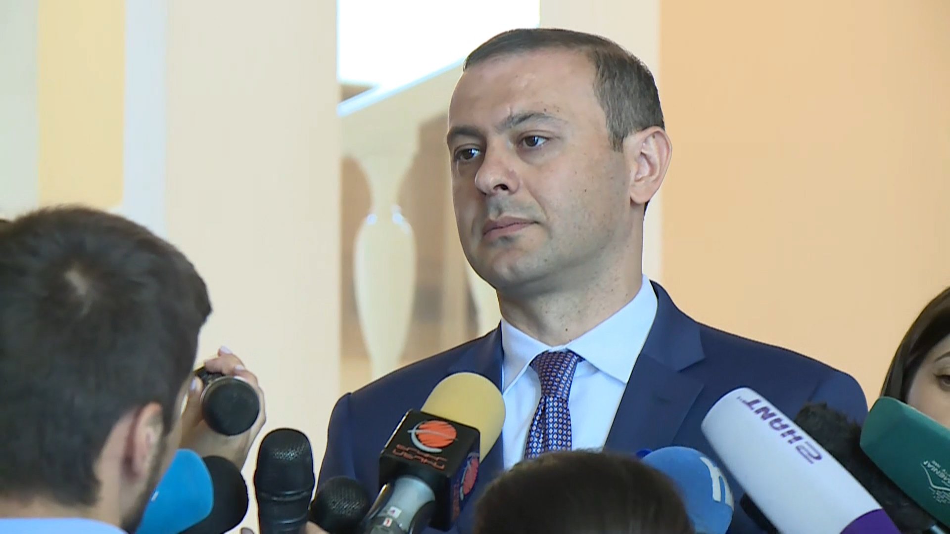 После смены власти в Армении были попытки переворота, но они были пресечены: секретарь Совбеза РА