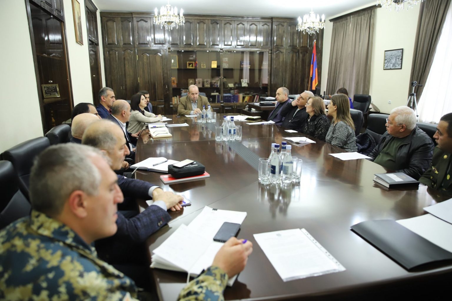 Շիրակի մարզպետարանում քննարկվել են կորոնավիրուսի դեմ տարվող պայքարի միջոցառումները