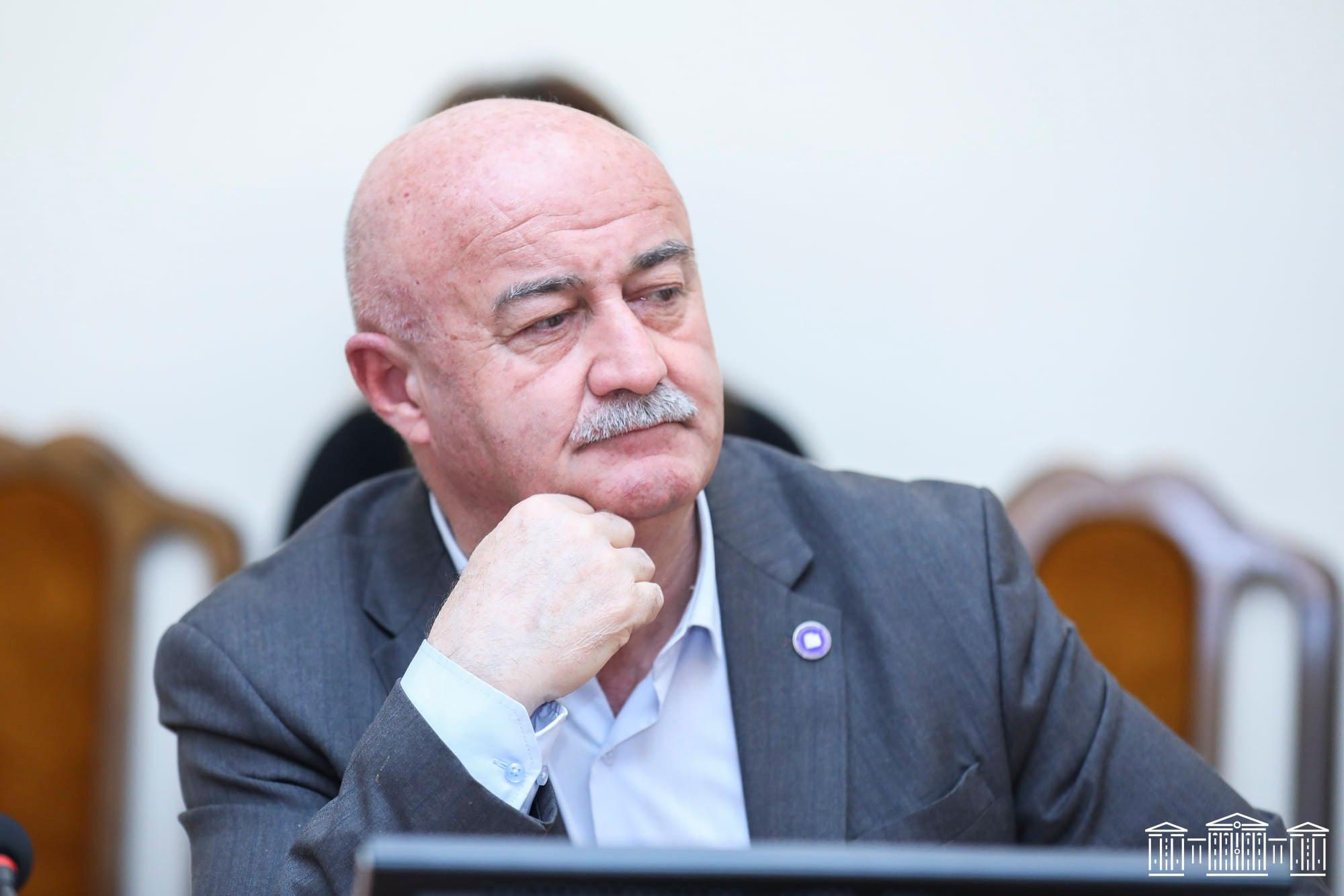 Աղազարյանի «էվակուացումը» շարունակվում է․ «Հրապարակ»