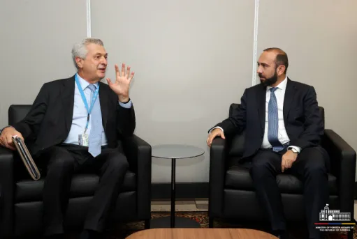 Փախստականների հարցերով ՄԱԿ բարձր հանձնակատարի հետ քննարկվել է ԼՂ բռնահանվածների առաջնային կարիքները