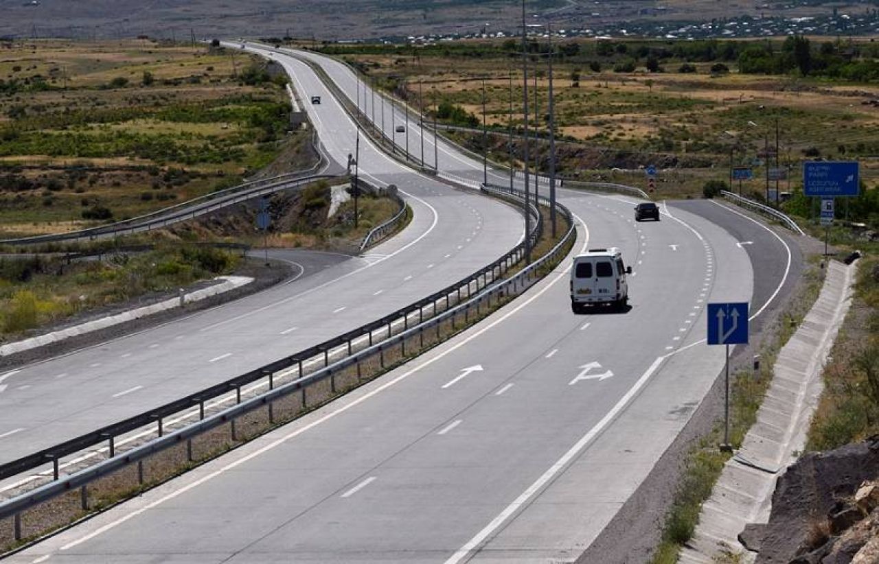 Նախատեսվում է իրականացնել Հյուսիս-հարավ միջանցքի շուրջ 32 կմ երկարությամբ ճանապարհի շինարարություն