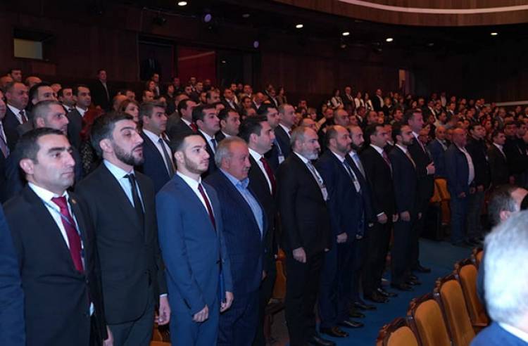 ՔՊ խմբակցության դռնփակ նիստում պատգամավորներին խելք ու խրատ են տվել․ «Հրապարակ»
