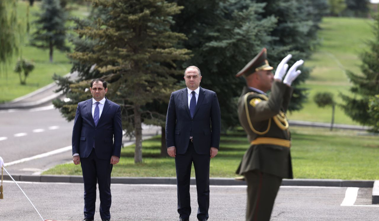 ՊՆ վարչական համալիրում տեղի է ունեցել Վրաստանի պաշտպանության նախարարի դիմավորման հանդիսավոր արարողությունը