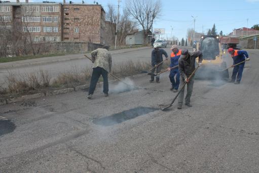 Երևանում մեկնարկում են փոսային նորոգման աշխատանքները․ դրանք կիրականացվեն նաև գիշերային ժամերին