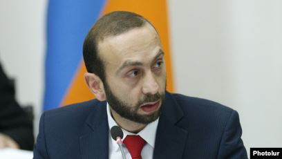 Միրզոյանն ԱԺ պատգամավորներին, աշխատակազմում պետական ծառայողներին և մի շարք աշխատողների պարգևատրել է