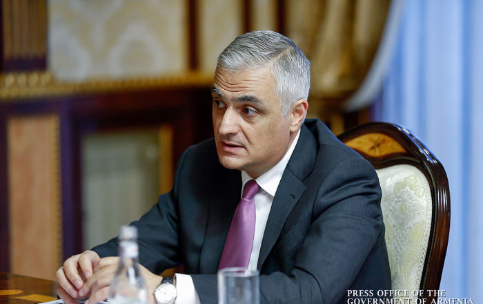 «Փաստ».Փոխվարչապետի ջանքերն ամբողջովին ուղղված են վարկային փաթեթներով տնտեսության անկումը կանխելուն
